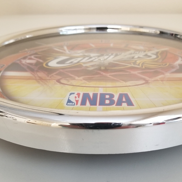 NBA Cleveland Cavaliers Chrome Round Wall Clock 12" - Picture 5 of 9